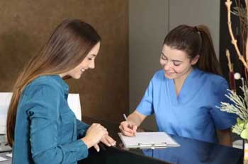 patient-doctor-consultation